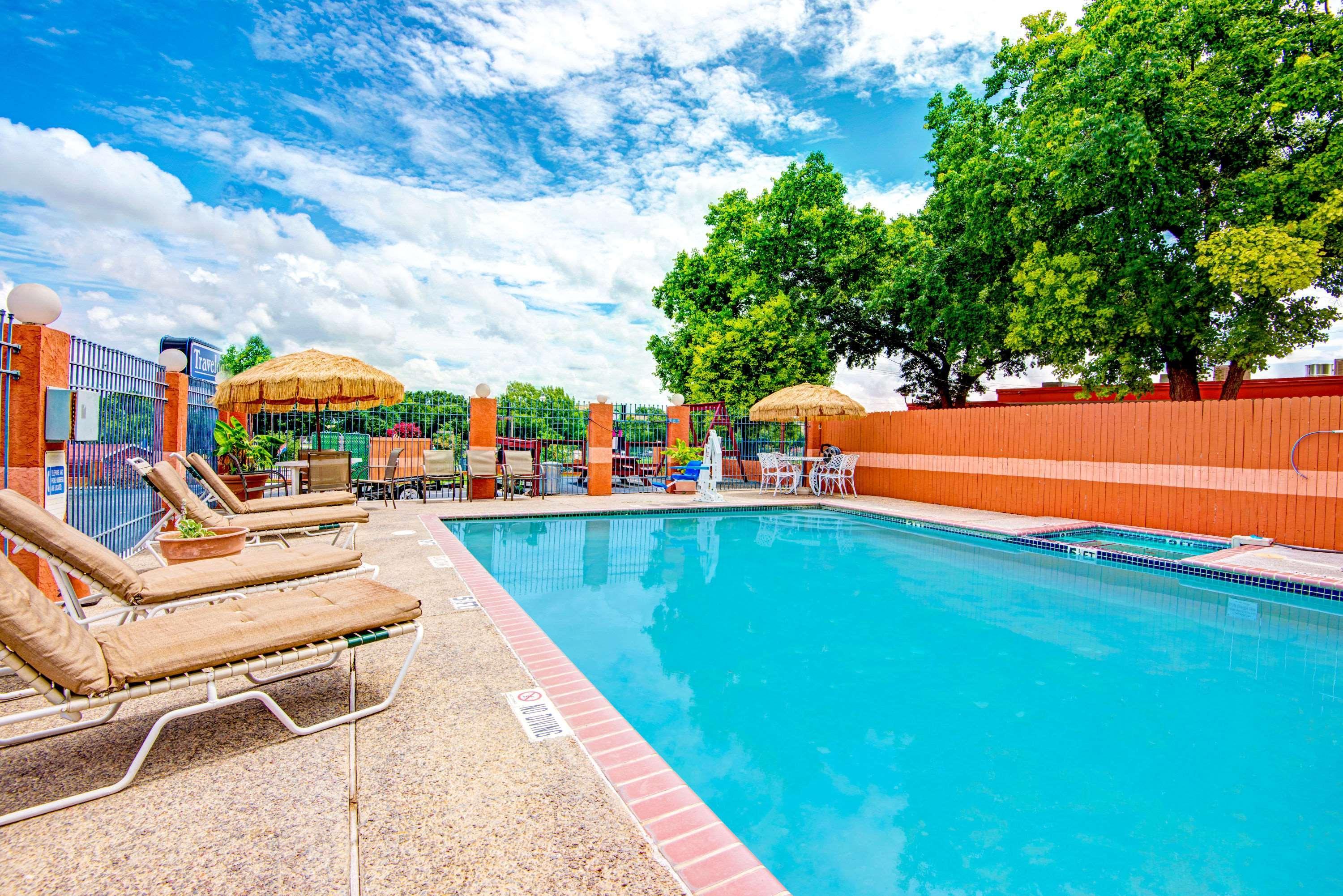 Econo Lodge Inn & Suites Near Lackland Afb San Antonio Buitenkant foto