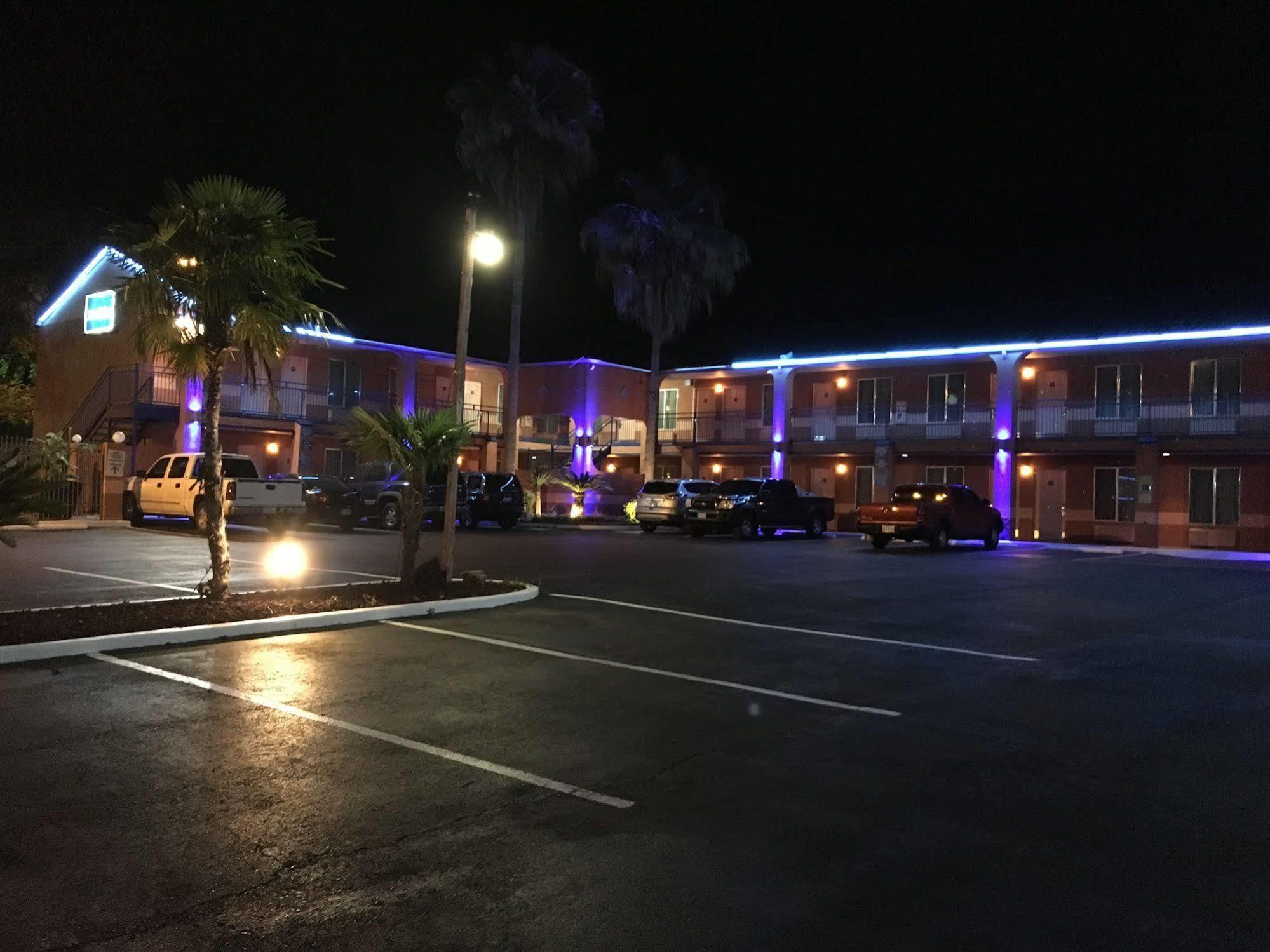 Econo Lodge Inn & Suites Near Lackland Afb San Antonio Buitenkant foto
